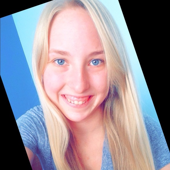 Meet your Posher, Amanda - Picture 1 of 1