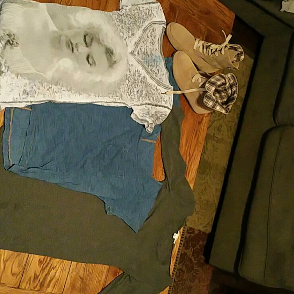 3 shirts & booties bundle