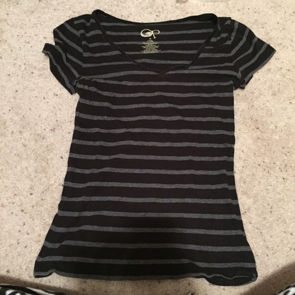 V-neck - Picture 1 of 1