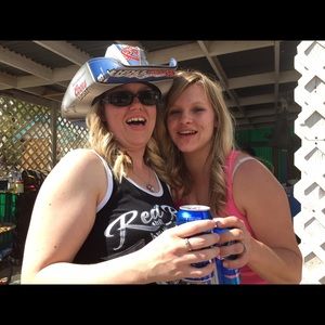 Meet your Posher, Crystal