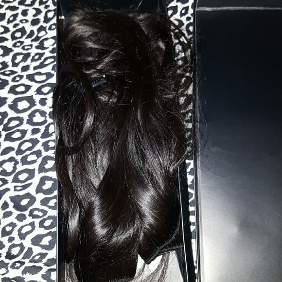 Clip in Human Hair Extensions 16-18 inches! - Picture 2 of 4