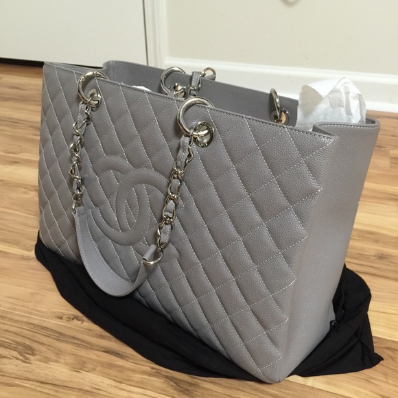 ⛔️sold on other site ⛔️Chanel Grey XL GST - Picture 2 of 3