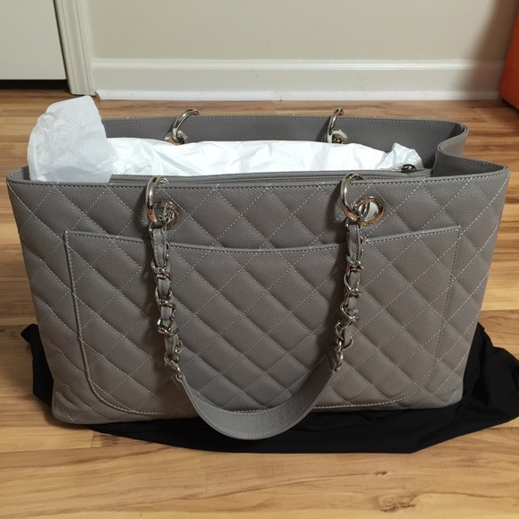 ⛔️sold on other site ⛔️Chanel Grey XL GST - Picture 3 of 3