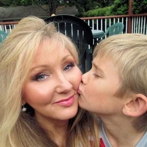 Meet your Posher, Lori