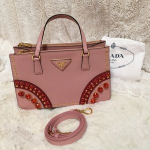 ⛔️Sold⛔️on another site Prada double zip