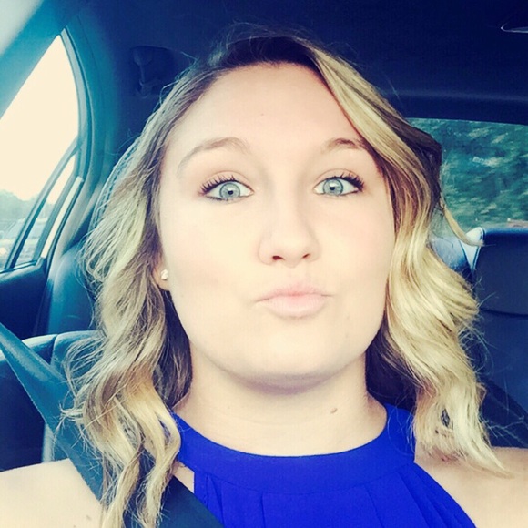 Meet your Posher, Amanda - Picture 1 of 1