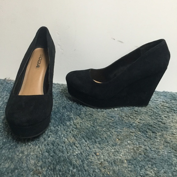Black Wedges