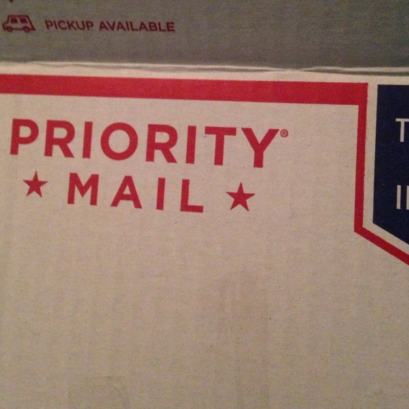 Priority mail shipping mailing box