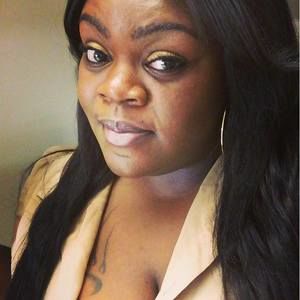 Meet your Posher, Takyia