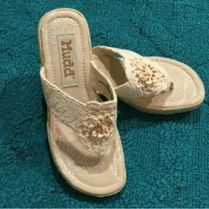 Beautiful crochet wedge sandals MUDD size 8