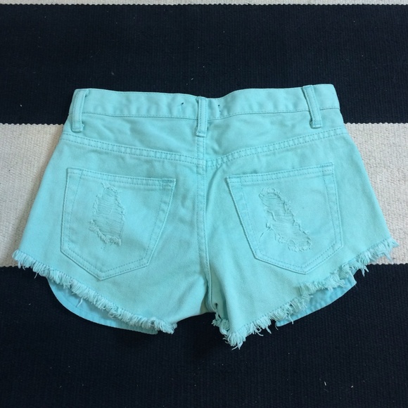 🎈🎉***SOLD*** 🎉🎈 Bundle of short shorts - Picture 2 of 4