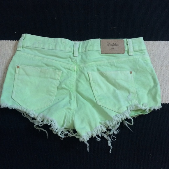 🎈🎉***SOLD*** 🎉🎈 Bundle of short shorts - Picture 3 of 4