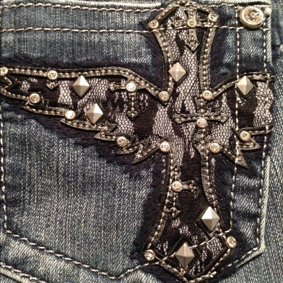 Miss Me Jeans - Picture 2 of 3