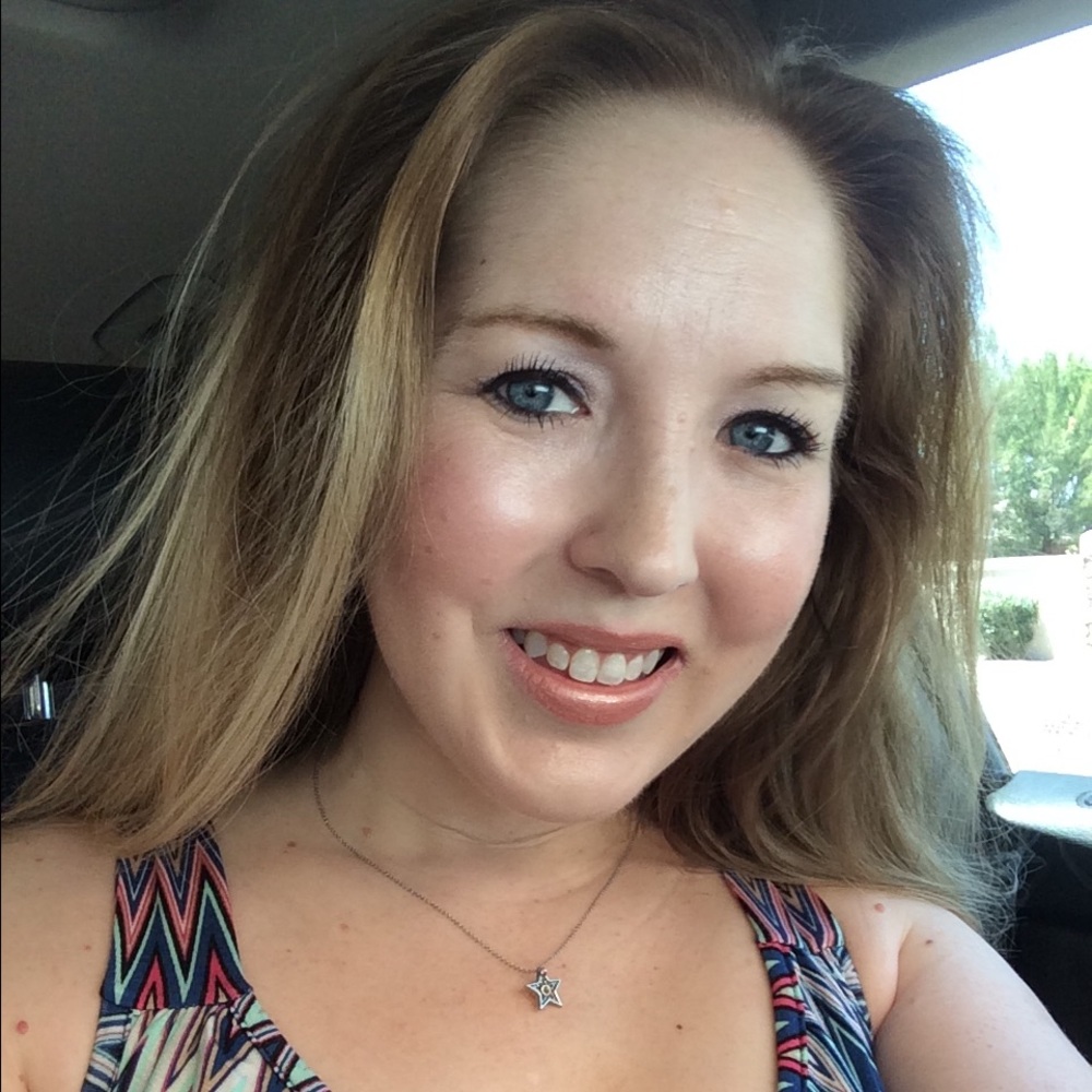 Meet your Posher, Nicole