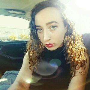 Meet your Posher, Sierra