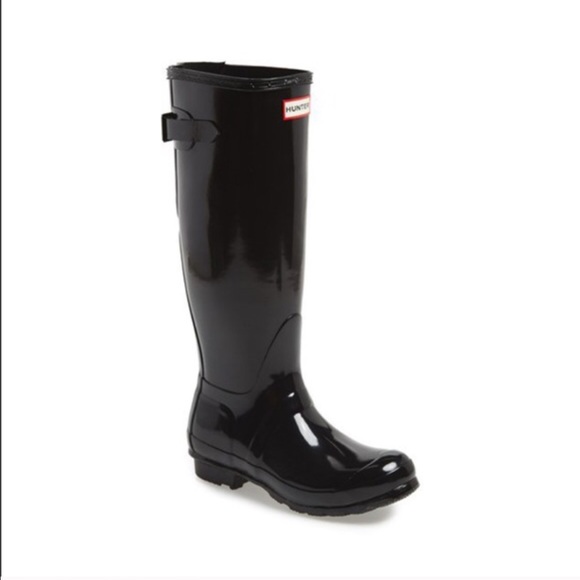 Hunter boots. Gloss black.