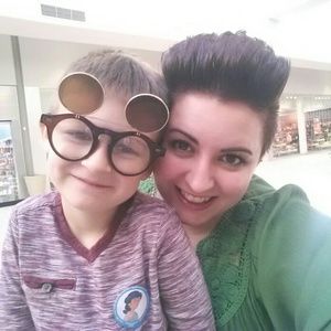 Meet your Posher, Danee