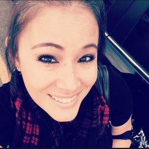 Meet your Posher, Stefanie