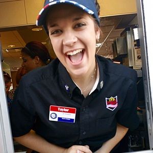 Meet your Posher, Taylor