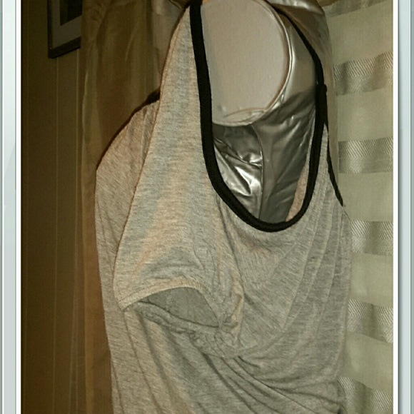 Nwot Cold Shoulder/ Belted Top - Picture 2 of 3