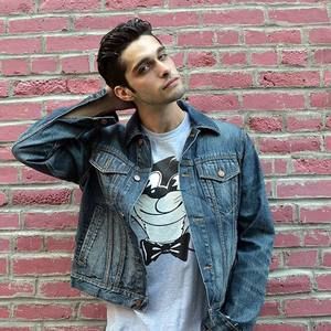 Meet your Posher, Nicholas