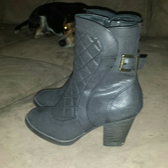 ♐Sold♐Arizona Black booties