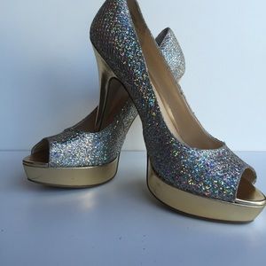 Enzo Angiolini "Sully" Silver Gold Pump. 9.5