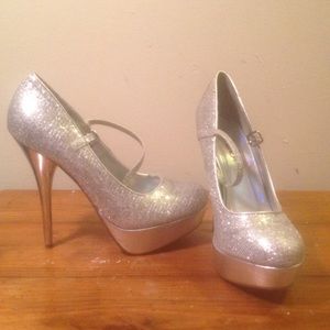 Sparkly silver High Heeled Shoes