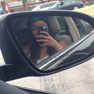 Meet your Posher, Chanelle