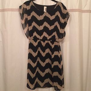 Francesca's Collections Black & Tan Chevron Dress