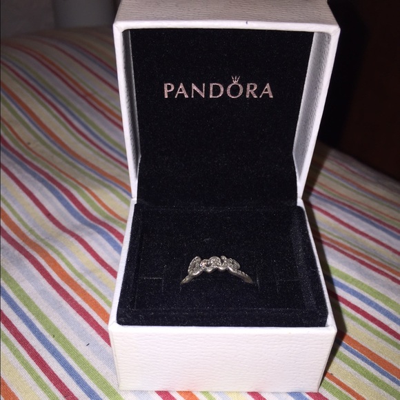 Pandora ring size 6 HOLD FOR SPICEBEIGE22