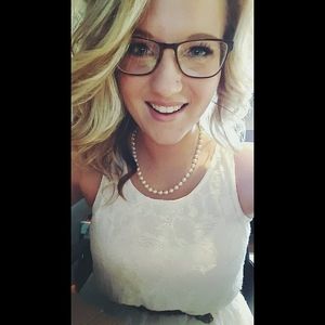 Meet your Posher, Ellen mariah