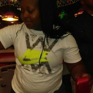 Meet your Posher, Elisha