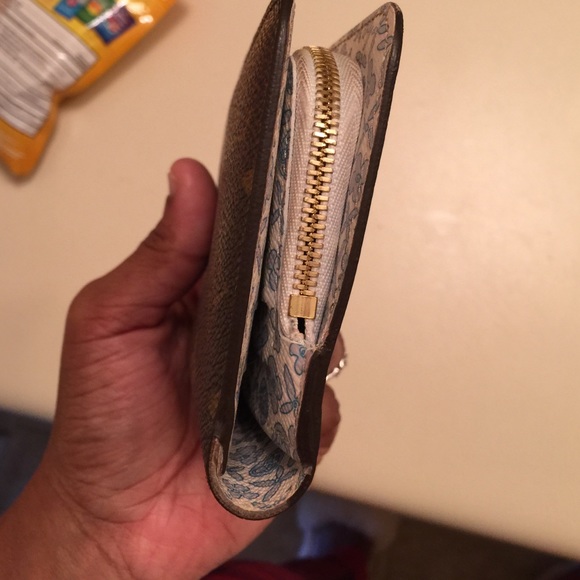 SOLD!! 100% authentic  Limited Edition!! - Picture 3 of 4