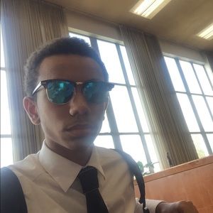 Meet your Posher, Raymond