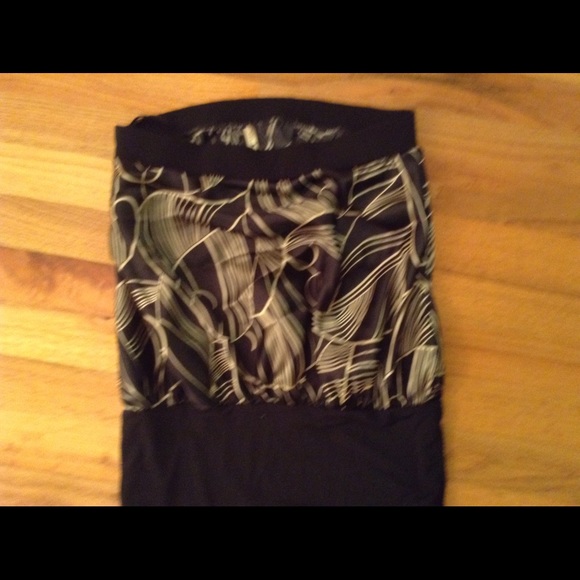 Black and White Top. Strapless. Size M.