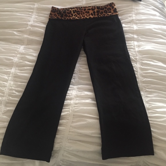 Express yoga capris