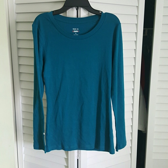 Essential Style and Co Tee. Never worn
