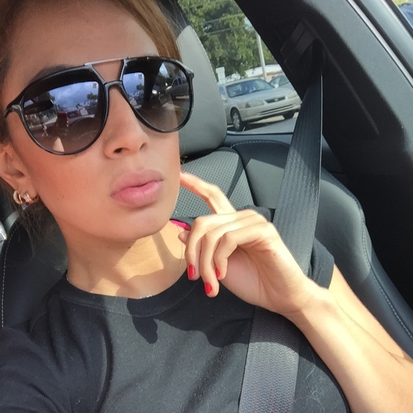 Meet your Posher, Rose