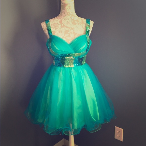 Jasz Couture Prom/Pageant/Party Dress Size 2