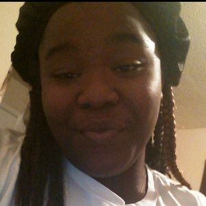 Meet your Posher, Kareba