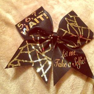 "5, 6, 7, Wait, Let me take a selfie" Hairbow