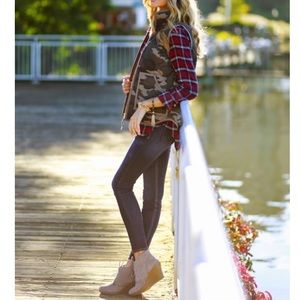 J. Crew Jackets & Coats - Jcrew camo vest 🅿️🅿️ $115 J. Crew Jackets & Coats - Jcrew camo vest 🅿️🅿️ $115