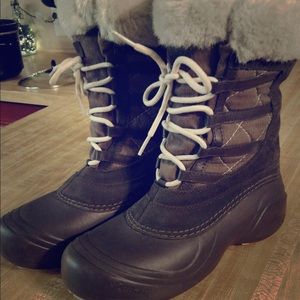 Columbia winter boots never worn!