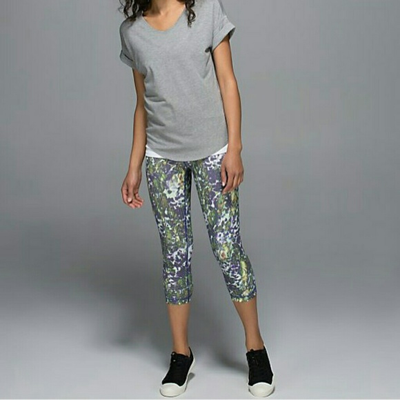 lululemon athletica Pants - Lululemon Wunder Under crop II *roll down-FIRM