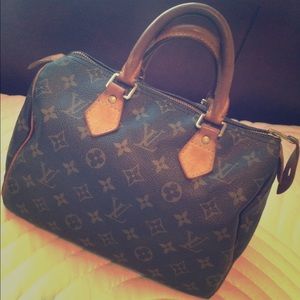 Authentic Louis Vuitton Speedy25 (pre-loved)