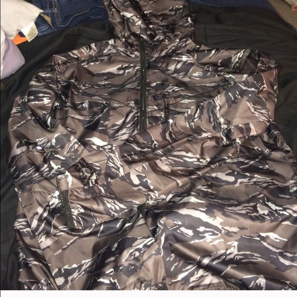 Women's Nike camo windbreaker