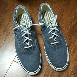 Super cute Sperry Top-Sider lace-up shoes, 9