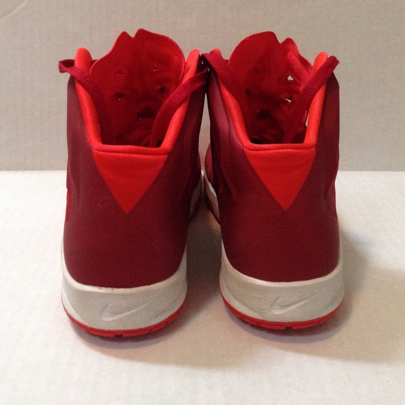 Boys size 6.5 Nike Hyperquickness basketball shoes - Picture 2 of 4