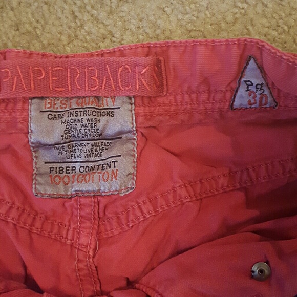 Paperback shorts - Picture 2 of 3